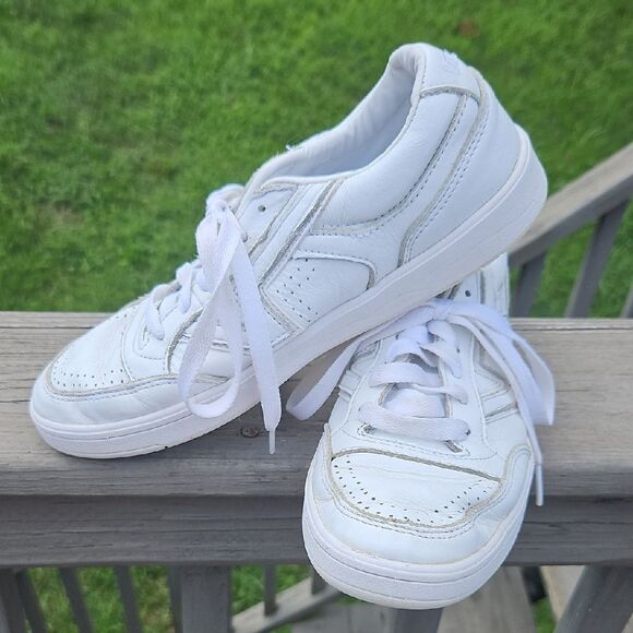 Vans White Leather Low Top Sneakers – Women’s Size 9 - Picture 1 of 8